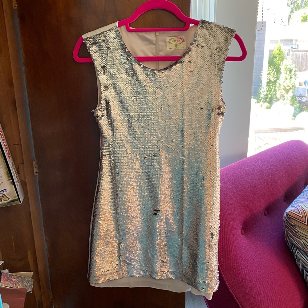 Joyfolie mia joy burnished gold sequin shift dress